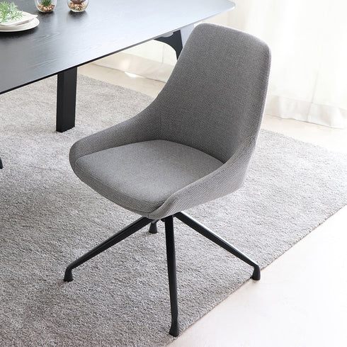 上品でスマートさを兼ね備えた、回転式座面のラウンドチェア「ファーブ」。