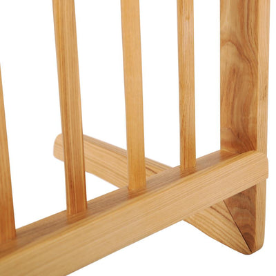 【天然木の優しいディテール】
一本一本丁寧に仕上げられたラック部分の丸棒が、無垢材ならではの優しさと、こだわりの品質を感じさせます。