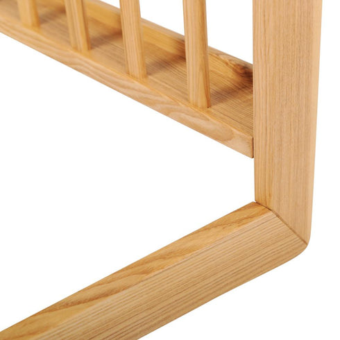 【角の丸みが与える安心感】
ふとした時に脚をぶつけても痛くないよう、角を丸く加工した優しいデザインは、日々の暮らしに安心感を与えてくれます。