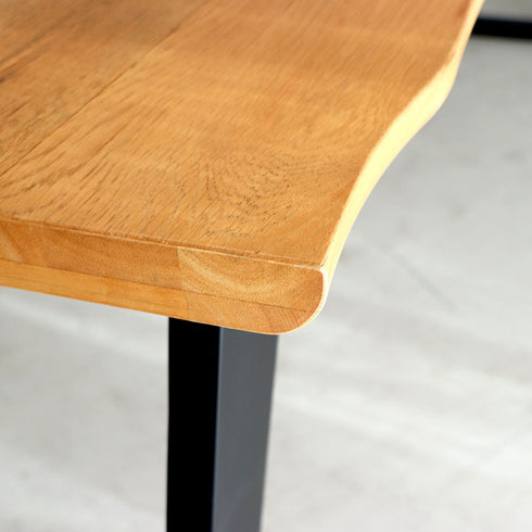 天板の側面は耳付きとなっているため、手に触れる場所に優しい仕様になっています。