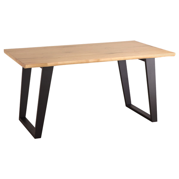 厚めの突板を使用した無垢のような天板が存在感のあるノト ダイニングテーブルのW1500タイプです。