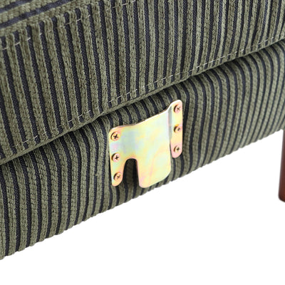 肘の付いていない側面には連結金具が取り付けられているため、金具が付いているソファ同士(片肘付きソファ/コーナーソファ/カウチソファ)を隙間なく繋げることができ、転倒防止としても役立ってくれます