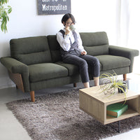 【ゆったりとした座り心地】奥行きのある座面と包み込むような背もたれで、日々の疲れを癒すプライベート空間を。