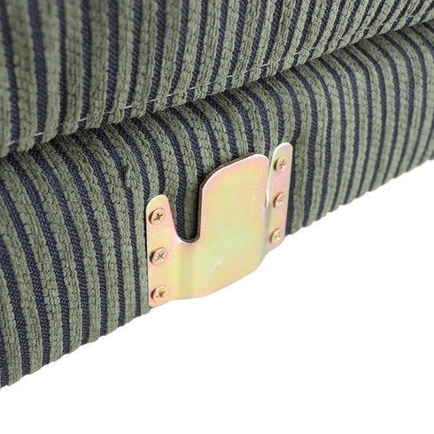 肘の付いていない側面には連結金具が取り付けられているため、金具が付いているソファ同士(片肘付きソファ/コーナーソファ/カウチソファ)を隙間なく繋げることができ、転倒防止としても役立ってくれます