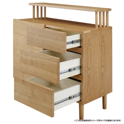 引出し全段にフルスライドレールを採用し、引出し奥のものも取り出しやすく、スムーズな開閉が可能です。