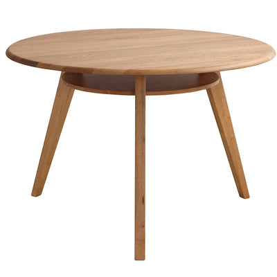 【ナチュラルな存在感】
天然木の風合いを活かした天板の優しい丸みと三本脚のスタイリッシュな構造が特徴のテーブルは、シンプルながらもしっかりとした存在感を放ちます。