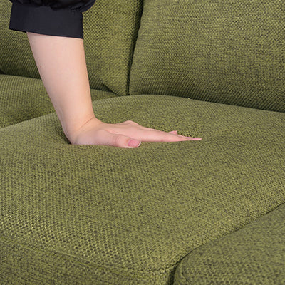 座面にポケットコイルを使用することで、座った際に柔らかな弾力性をもち、ゆったりとくつろぐことができます。張地には、丁寧に編み込まれ、通気性の良いファブリックを使用しており、肌触りもさらりとしているので季節問わず年中快適にお使いいただけます。座面にポケットコイルを使用することで、座った際に柔らかな弾力性をもち、ゆったりとくつろぐことができます。