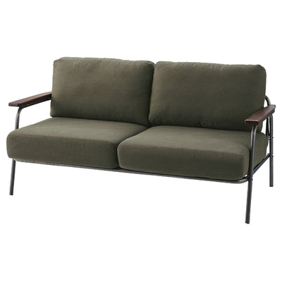 ヴィンテージ感溢れるデザインと、座面にポケットコイルが使用されているため座り心地も申し分ない2人掛けソファです。