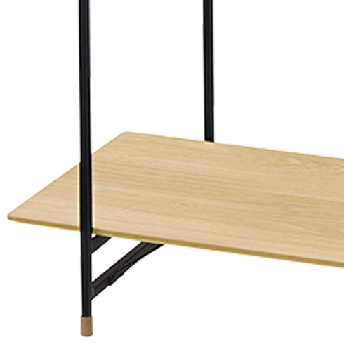 【脚の先端】脚の先端には板面と同じ色味の木カバーがついており、いいアクセントになっています。