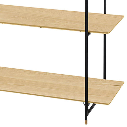 【木と金属のオシャレな組み合わせ】温かみのある木目の板面とスタイリッシュなブラックスチール脚の異素材の組み合わせは、様々な空間で違和感なくお使いいただけます。