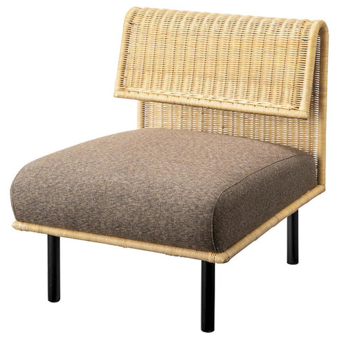 【異素材の融合】ラタン、ファブリック、アイアンをバランスよく組み合わせた「サンドラー」の肘無しタイプです。