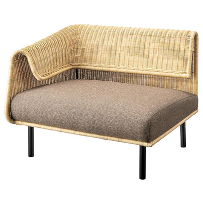 【お部屋にリゾートの風を】
流れるような曲線を描くフレームと、ボリュームのある快適な座面が、日常を忘れさせてくれるような、リラックスしたひとときをもたらします。