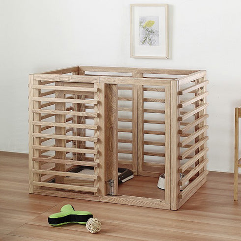 【愛犬と暮らす、上質な空間】
インテリアに溶け込む美しい木目のケージで、愛犬との毎日をもっと豊かに、そしてお洒落な空間へと変える。