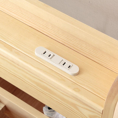 【枕元で充電、スライド式コンセント】
就寝中のスマートフォン充電に便利な2口コンセントは、ホコリの侵入を防ぐスライド式カバー付きで、安全性にも配慮した嬉しい設計です。