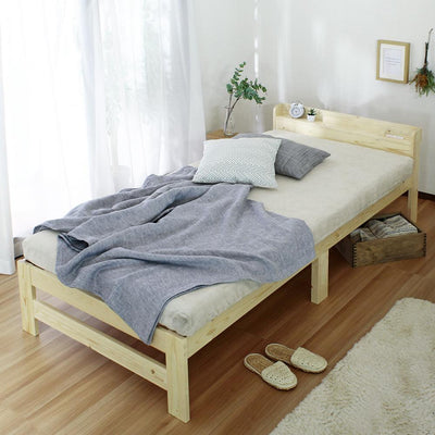 【自然の温もりを感じる寝室へ】
明るいナチュラルカラーとパイン材の柔らかな質感が、お部屋に陽だまりのような温かさをもたらし、心安らぐ空間を作り上げます。