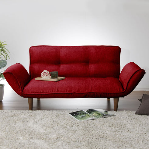 【お部屋の主役になる赤】
鮮やかな色合いがお部屋のアクセントとなり、ポケットコイルの快適な座り心地で、毎日のリラックスタイムを特別なものへと変えてくれます。