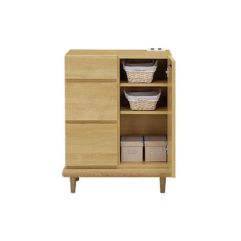 【美しい木目】お部屋の中心を美しい木目調テーブルで彩ってみてはいかがでしょう。