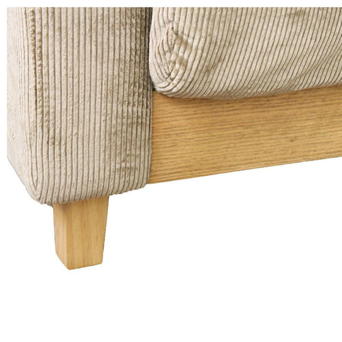 【脚までこだわる統一感】
ナチュラルな木脚はフレームと色味を揃え、空間全体に統一感と落ち着きをもたらします。