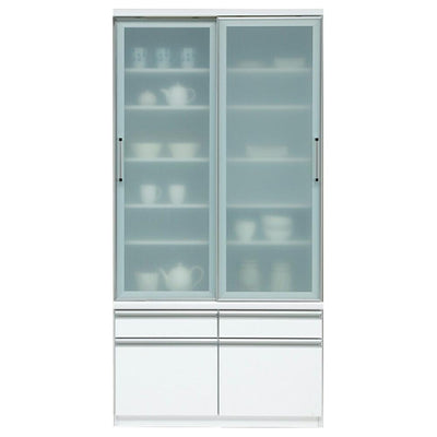 【美しさと収納力をこの一台に】
限られた空間でも開け閉めに困らないスライド式の扉を開けば、食器から家電までたっぷりしまえる頼もしい収納力が広がり、汚れに強く美しい光沢を放つホワイトの輝きがキッチンを明るく洗練された空間へと変えてくれます。