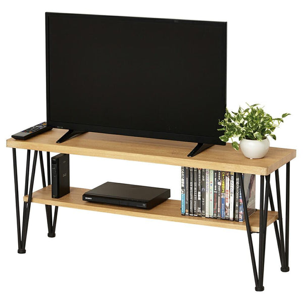 【シンプルで快適なテレビ時間】
テレビやプレーヤーをすっきり収納できる二段構造のテレビ台は、傷がつきにくくお手入れも簡単で、観葉植物や小物を置けばリビングが一洗練された空間に変わります。