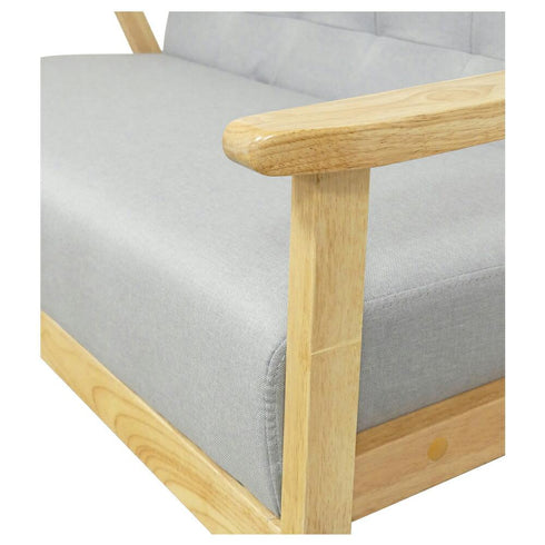 【ディテールにもこだわりを】
滑らかに磨かれたアームや丁寧な張り仕上げが美しいディテールからも伝わる品質の高さは、毎日触れる家具だからこそ嬉しいポイントで、長く愛用できる理由になります。