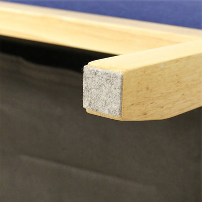 【床への優しさも忘れずに】
脚の裏には床を傷つけにくいフェルトが付いているため、賃貸のお部屋でも安心して設置でき、気軽に模様替えも楽しめます。