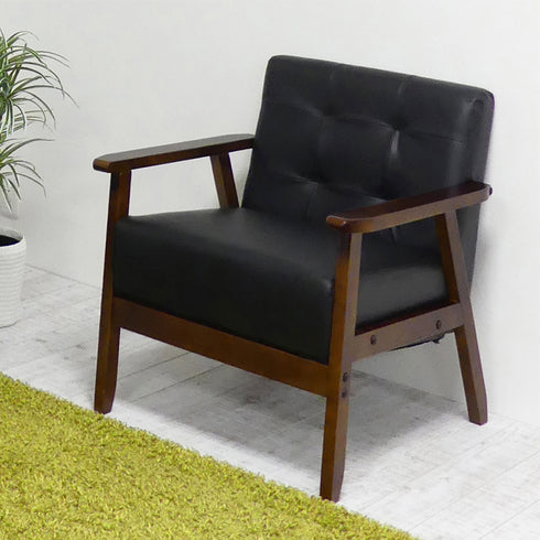 【シックで落ち着いた大人の空間】
重厚感のあるブラックとダークな木製フレームがお部屋を知的で落ち着いた大人の空間へと格上げし、ソファ下はロボット掃除機も通れる高さで機能性も抜群です。