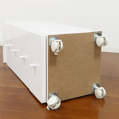 【キャスター付き】底面にはキャスターが4個(内2個ストッパー付き)付いておりますので、スムーズに移動をすることが出来ます。