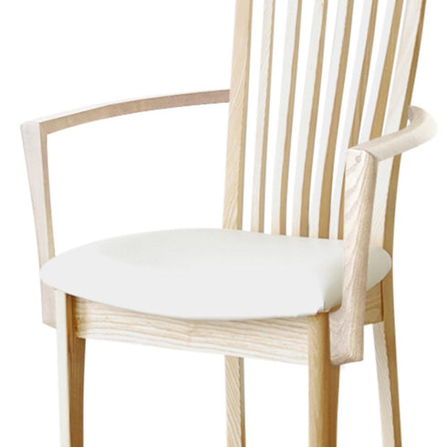 【長時間の使用でも快適】座面は低反発ウレタンで、長時間の使用でも快適です。