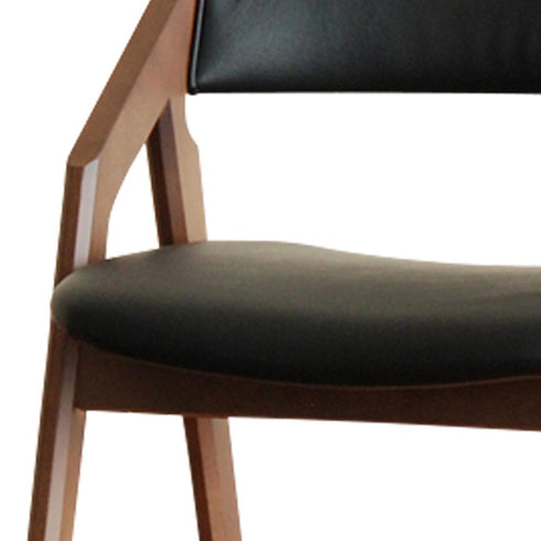 【座り心地】柔らかな座り心地の座面。