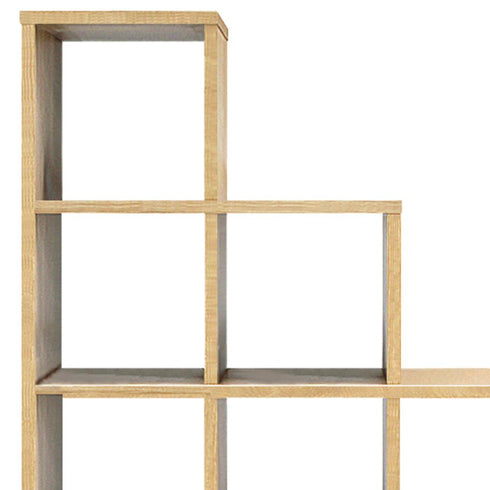 【温もり感じるオークの木目】
美しい木目が特徴のオーク突板を贅沢に使用し、ナチュラルで温かみのある質感が、お部屋に安らぎと上質な空間を演出します。