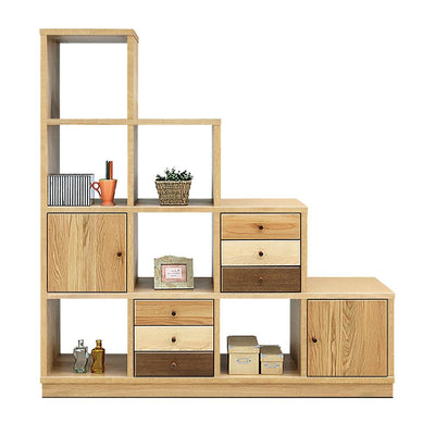 【A4も入る、頼れる収納力】
A4ファイルもすっきりと収まる考えられた設計で、デザイン性だけでなく、日々の暮らしを支える確かな収納力を備えています。