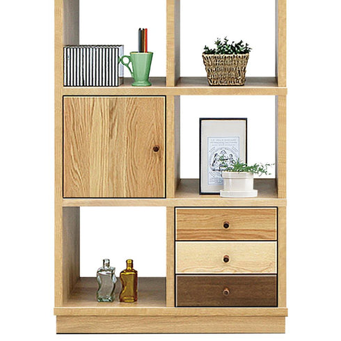 【隠すと見せるの絶妙バランス】
お気に入りは飾りながら、細々したものは扉や引出しに隠すことで、すっきりと洗練された、あなただけの理想のインテリアが叶います。