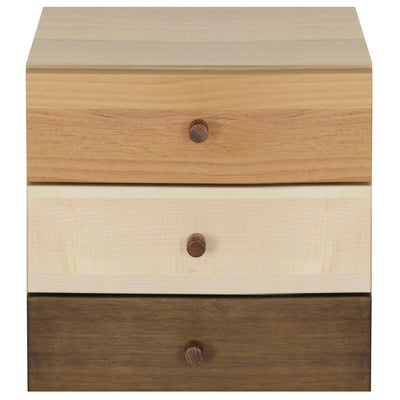 【天然木が奏でるグラデーション】
アルダー、メープル、ケバンスと、それぞれ表情の違う天然木を贅沢に組み合わせた前板が、お部屋に温かみと洗練された雰囲気を与えてくれます。