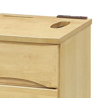 【天板に隠された賢い機能】
明るいナチュラルカラーの天板には、生活感を隠すティッシュ排出口や便利なコンセント、リモコンスタンドといった、暮らしを豊かにする工夫が詰め込まれています。