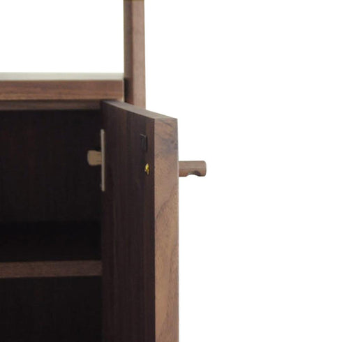 【シンプルな造り】扉内の収納も含め、シンプルな造りの収納家具ですので、様々な用途でご使用いただけるはずです。