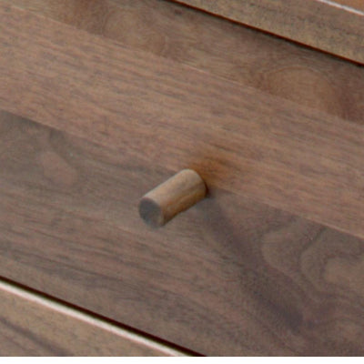 【開閉もラクラク】扉にはつまみやすい取っ手付きで、開閉もラクラクです。