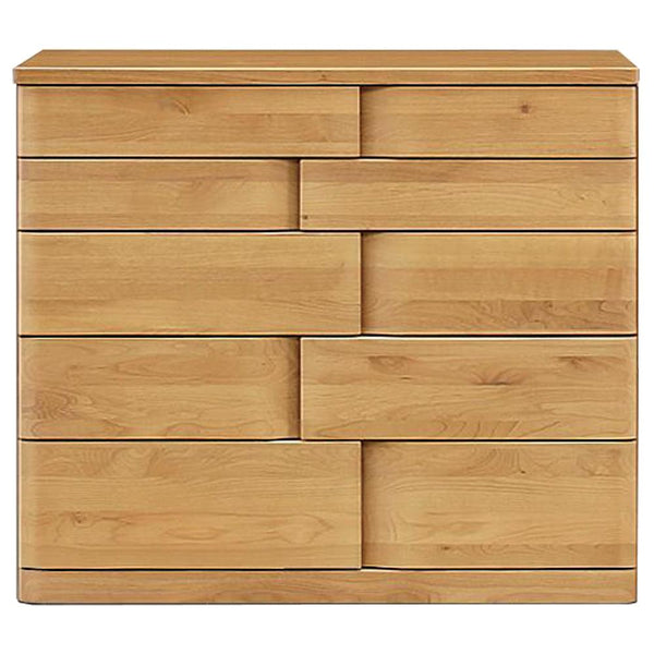 【デザインと収納力を両立した一台】
リズミカルに配置された前板が目を引くデザインでありながら、奥の物までスムーズに取り出せるフルスライドレールの引き出しを備え、お気に入りの洋服をたっぷり収納して、毎日のおしゃれをもっと楽しくしてくれます。