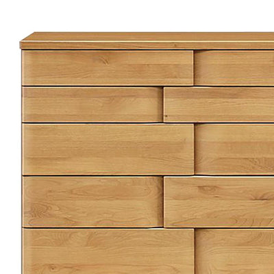 【思わず触れたくなる、美しい木目】
上質なアルダー材が持つ美しい木目と、見る角度によって表情を変える立体的なデザインは、お部屋に温かみとモダンな印象を与え、背面まで美しく仕上げた丁寧な作りで、いつまでも愛着をもってお使いいただけます。