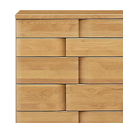 【思わず触れたくなる、木の温もり】
上質なアルダー材の美しい木目と、見る角度によって表情を変える立体的なデザインが、お部屋に温かみと洗練された雰囲気を与えてくれます。