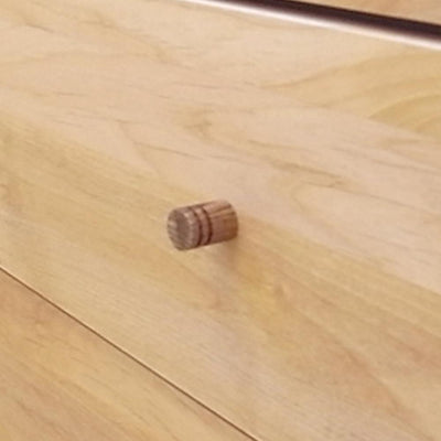 【細部まで拘ったデザイン】引き出しの取っ手です。細部まで拘ったデザインです。