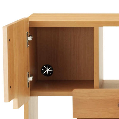 【AV機器もすっきり収納】
扉付き収納の背面には便利な配線穴を備え、ルーターやAV機器のコード類をスマートに隠し、お部屋をすっきりと見せます。