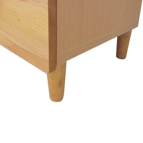 【丈夫な4本の脚で支えます】ハイタイプのサイドボードを、丈夫な4本の脚で支えます。