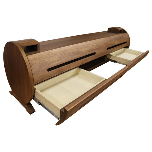 【デザインと収納力を両立】
左右の引き出しと中央のオープンスペースが、散らかりがちなリビングの小物をすっきりと整理し、美しい見た目と十分な収納力を両立させました。