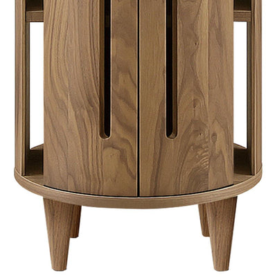 【取っ手にも工夫】アルダー材を生かした前板部の取っ手は、指が引っかかりやすい形状に工夫されています。