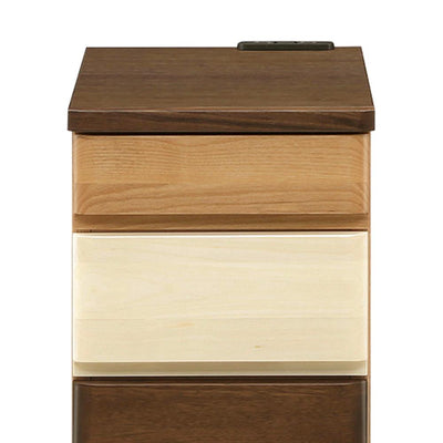 【機能的な3段引き出し】天然木のコントラストが美しい、機能的な3段引き出し。