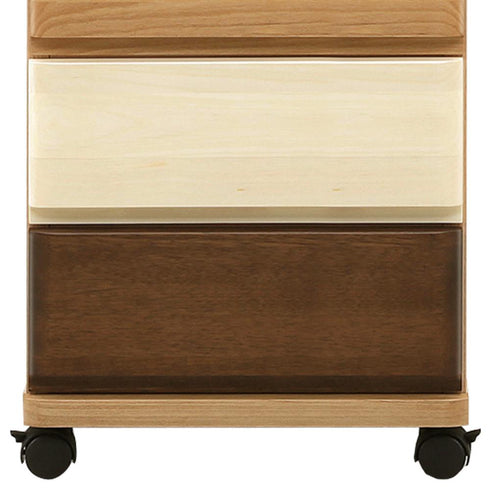 【サイズ違いの3段引き出し】
サイズの異なる3段の引き出しには、文具や小物から読みかけの本まで、ベッド周りの物を使い分けてたっぷり収納でき、上質な眠りのための空間づくりをお手伝いします。