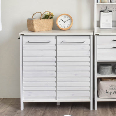 優しい木目調でシンプルデザインのキッチン家具「ラフィカ」シリーズのキッチンボードです。