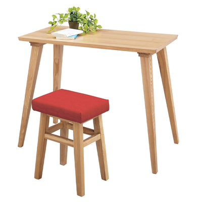 背もたれがなくコンパクトなのでテーブル下にすっぽりと収まり、狭いスペースでも使い勝手に優れます。