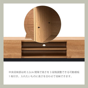 【フレキシブルな収納力】多様なAV機器に合わせて棚の高さを調整し、すっきりとした空間を保てます。